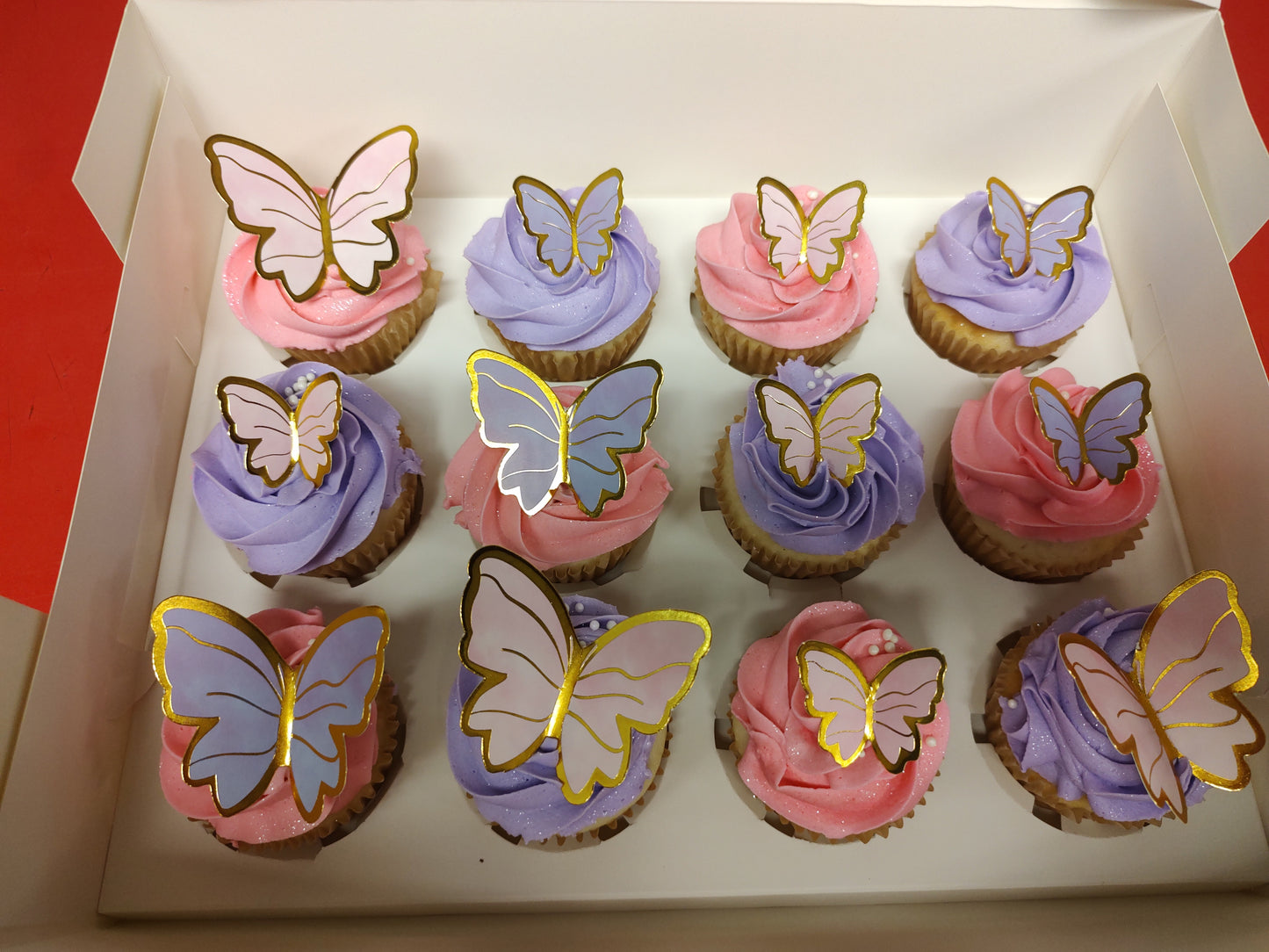 6" cake and Cupcakes special Deposit!